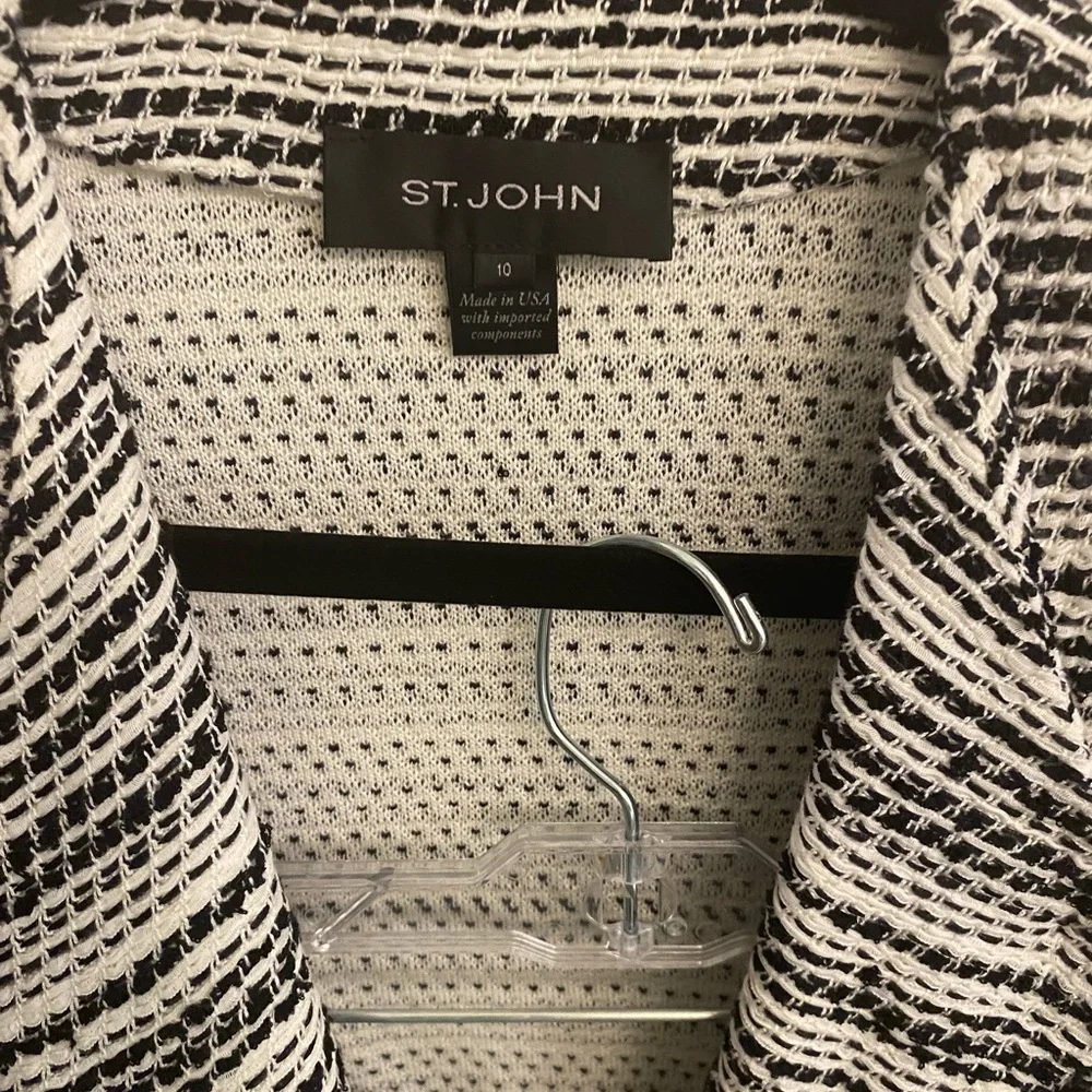 St. John Monochrome Knit Blazer - Picture 3 of 4